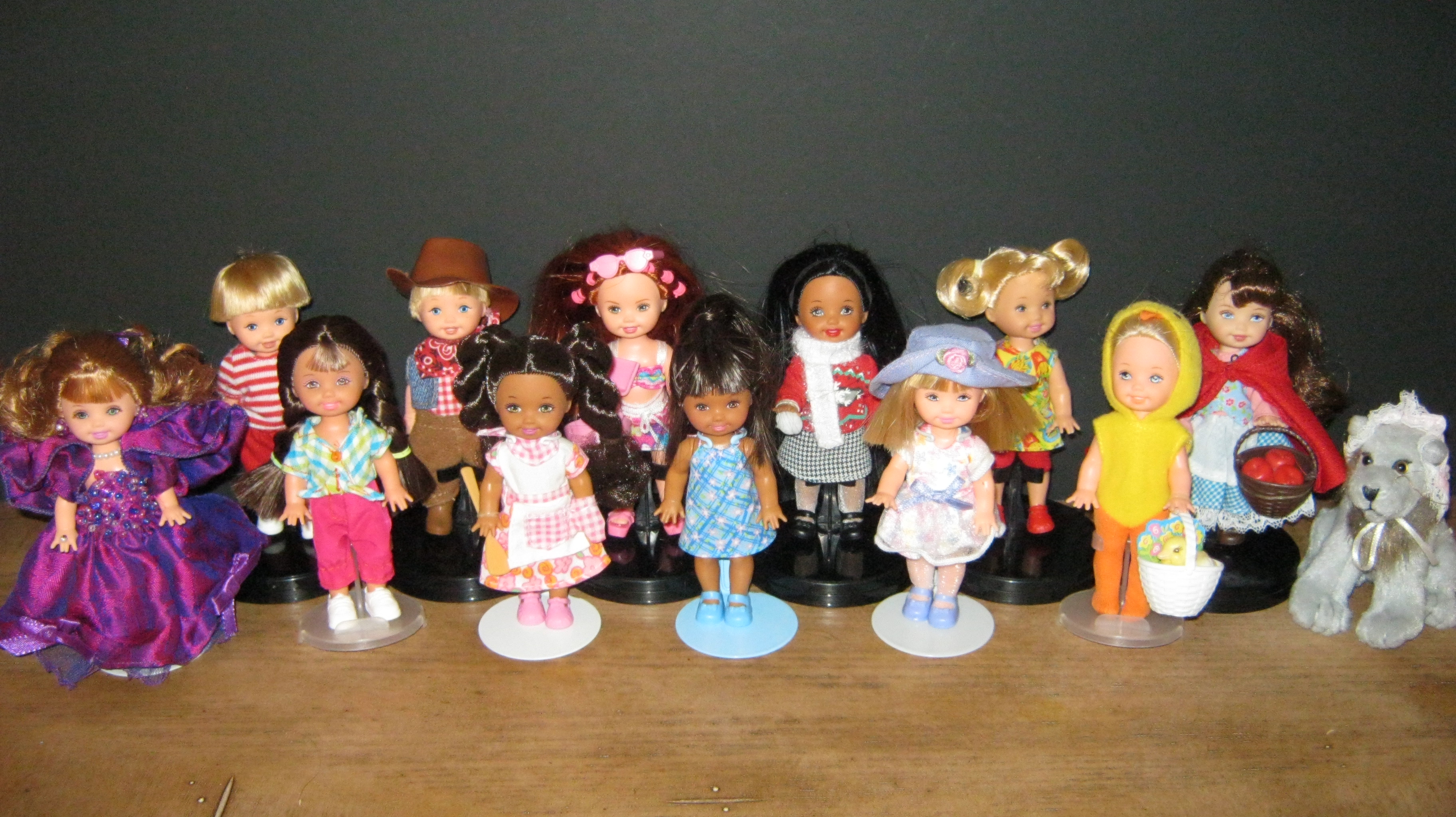 55 Total Kelly And Tommy Dolls And A Few Miscellaneous Bankruptcy Sale